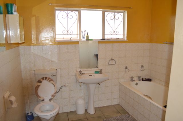 To Let 3 Bedroom Property for Rent in Komani Park Eastern Cape